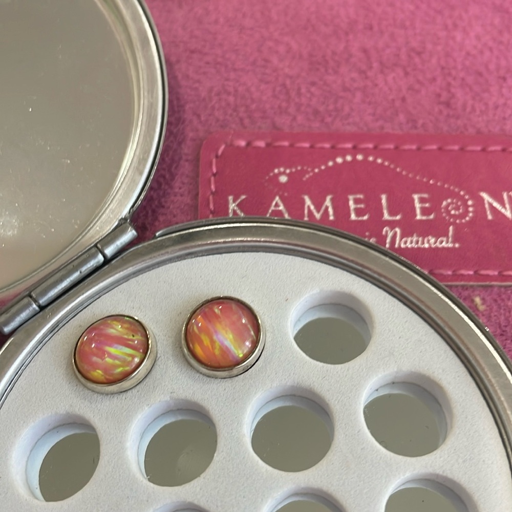 Kameleon set of two pink/peach iridescent pops - like new!